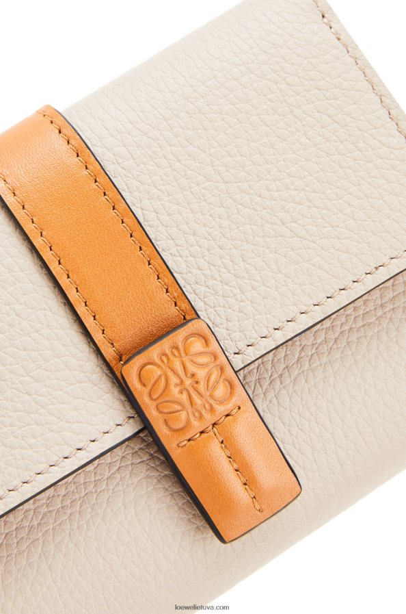 Loewe moterys maža vertikali piniginė iš minkštos grūdėtos veršienos šviesios avižos/medus BZ26XN1221