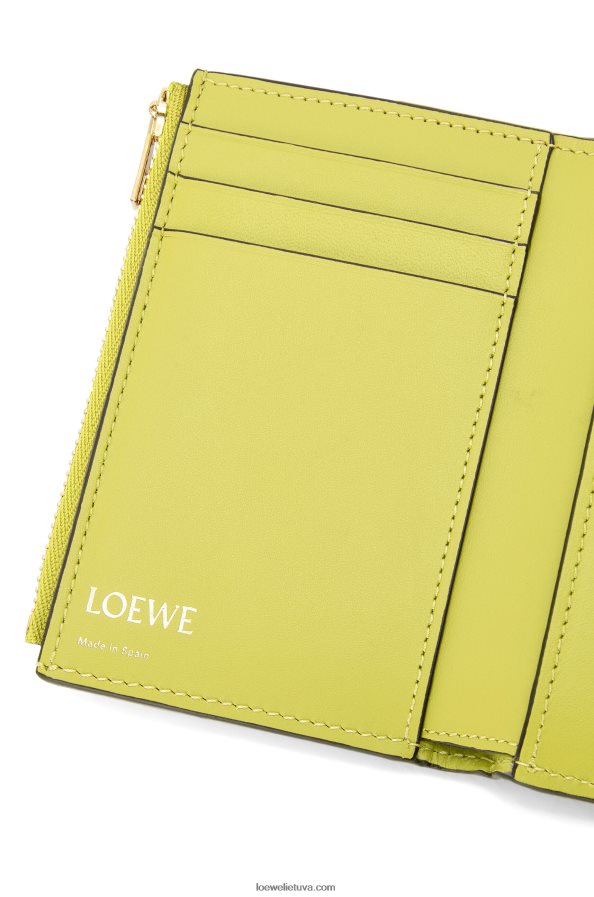 Loewe moterys pakartokite mažą vertikalią piniginę iš reljefinio šilko veršiuko kalkių geltonumo BZ26XN1313