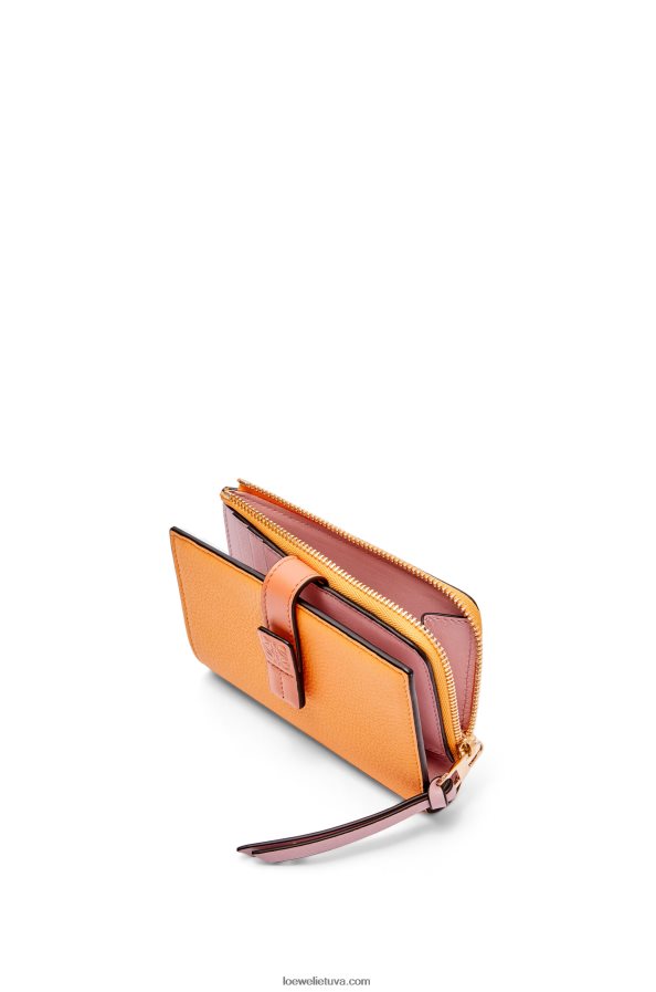 Loewe moterys plona užtrauktuku užsegama piniginė iš minkštos blauzdos odos mandarinų / koralų rifas BZ26XN1299