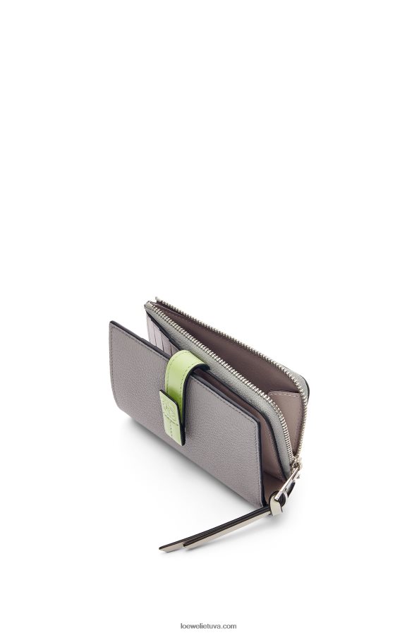 Loewe moterys plona užtrauktuku užsegama piniginė iš minkštos blauzdos odos perlų pilka/šviesiai šviesiai žalia BZ26XN1251