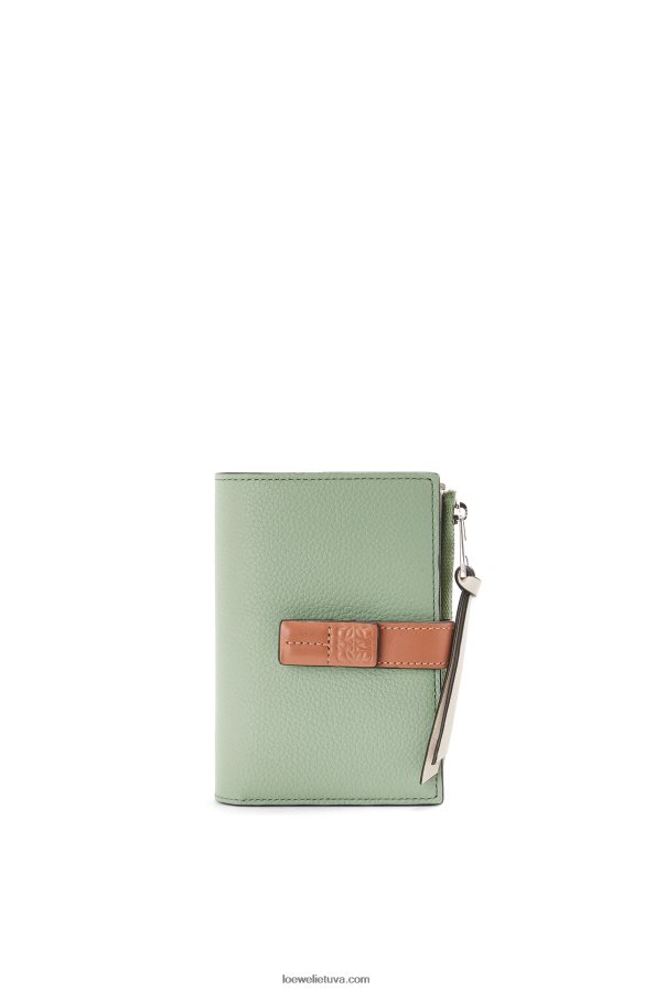 Loewe moterys plona užtrauktuku užsegama piniginė iš minkštos blauzdos odos rozmarinas / įdegis BZ26XN1224