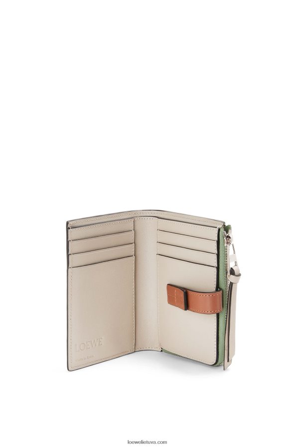 Loewe moterys plona užtrauktuku užsegama piniginė iš minkštos blauzdos odos rozmarinas / įdegis BZ26XN1224