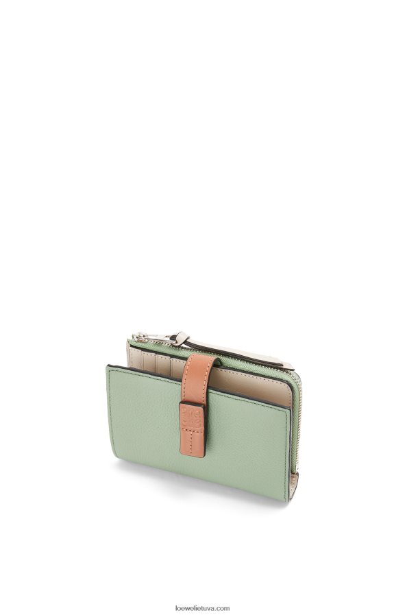 Loewe moterys plona užtrauktuku užsegama piniginė iš minkštos blauzdos odos rozmarinas / įdegis BZ26XN1224