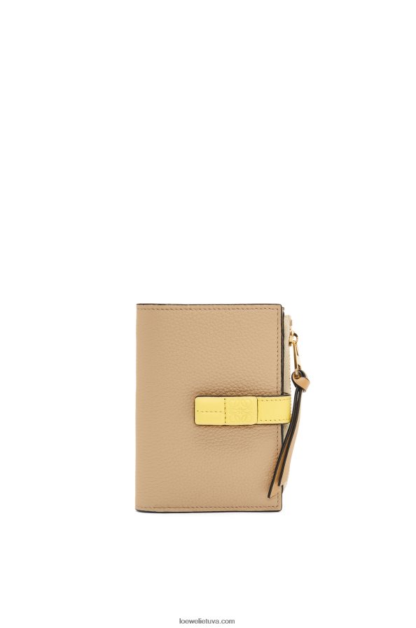Loewe moterys plona užtrauktuku užsegama piniginė iš minkštos blauzdos odos sviestas/blyški citrina BZ26XN1265