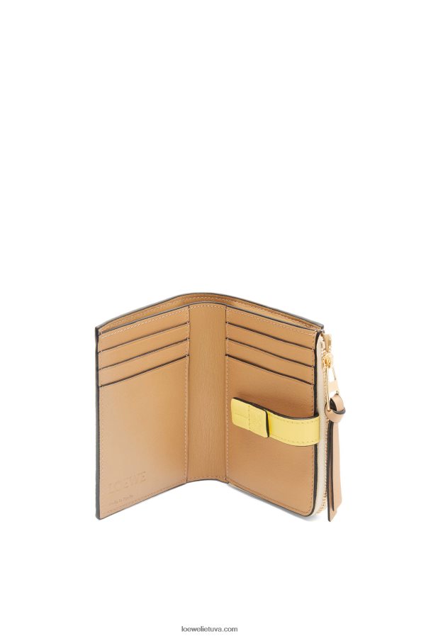 Loewe moterys plona užtrauktuku užsegama piniginė iš minkštos blauzdos odos sviestas/blyški citrina BZ26XN1265