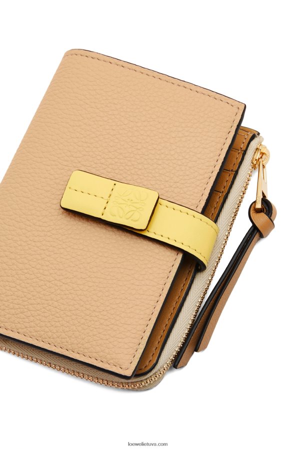 Loewe moterys plona užtrauktuku užsegama piniginė iš minkštos blauzdos odos sviestas/blyški citrina BZ26XN1265