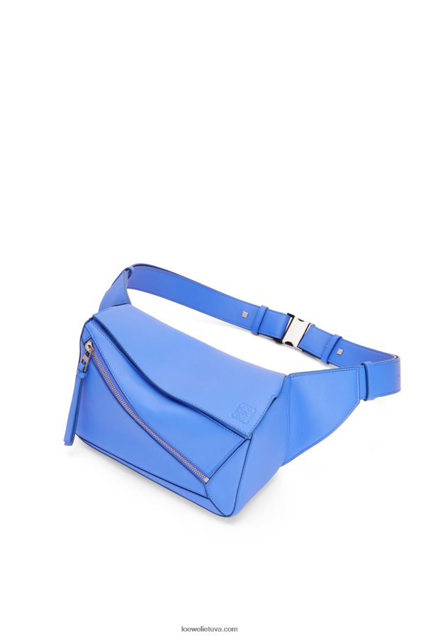 Loewe vyrų mažas galvosūkis iš klasikinės blauzdos odos pajūrio mėlyna BZ26XN563