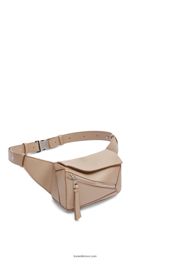 Loewe vyrų mini galvosūkis iš klasikinės blauzdos odos smėlis BZ26XN548
