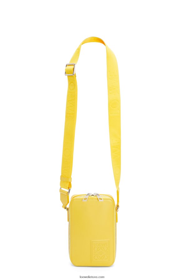 Loewe vyrų vertikali kišenė iš satino blauzdos odos geltona BZ26XN614