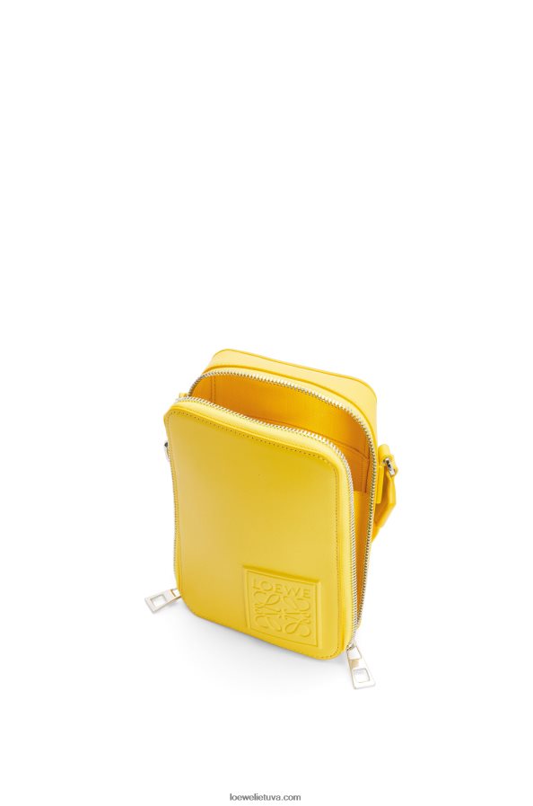 Loewe vyrų vertikali kišenė iš satino blauzdos odos geltona BZ26XN614