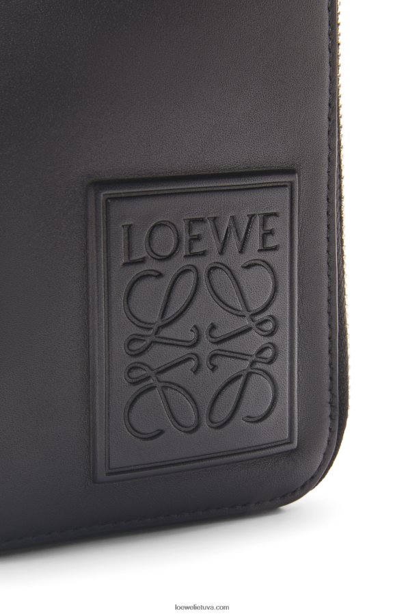 Loewe vyrų vertikali kišenė iš satino blauzdos odos juodas BZ26XN613